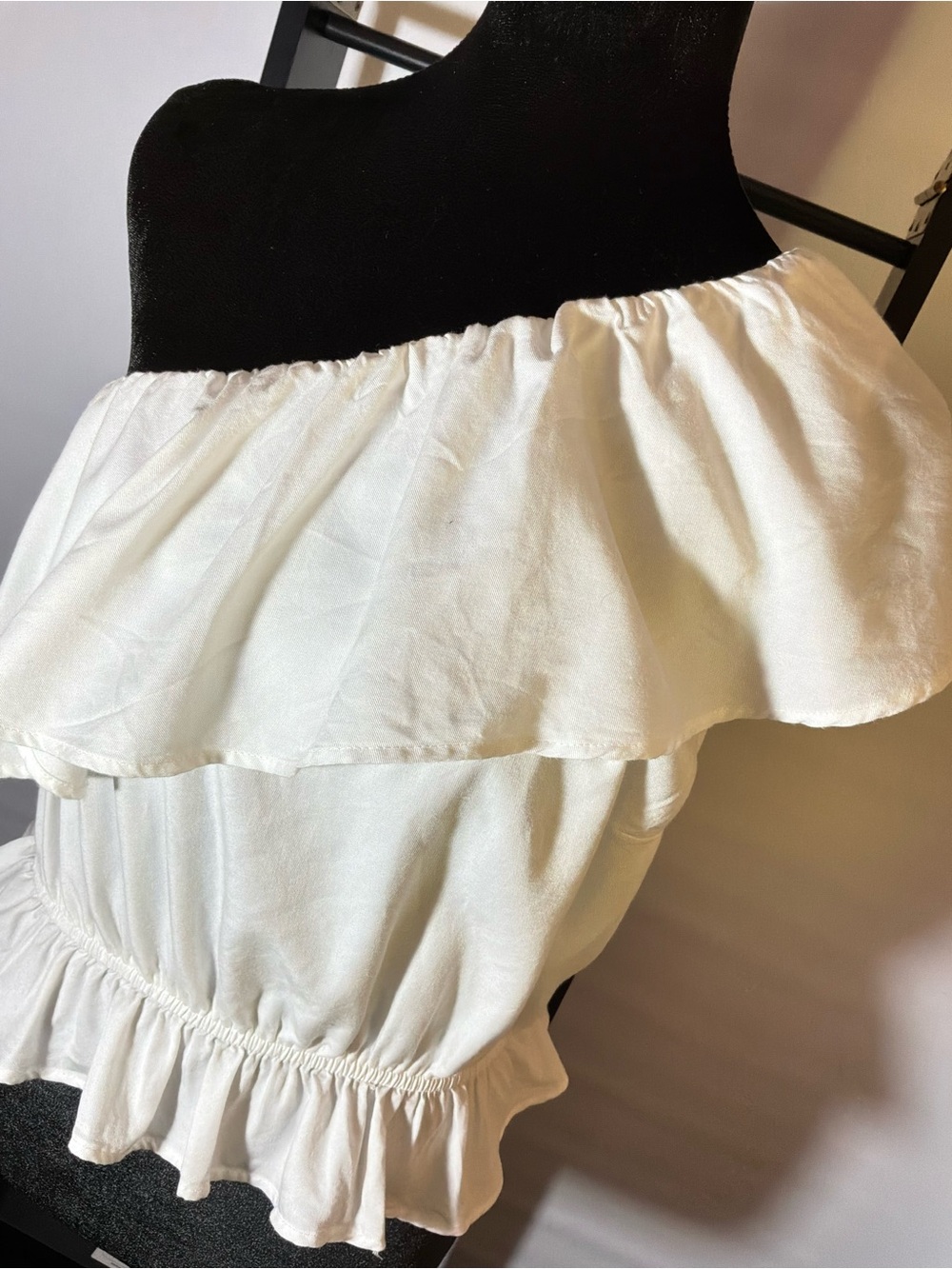 🌙✨Japna White One-Shoulder Ruffle Top - Picture 8 of 14